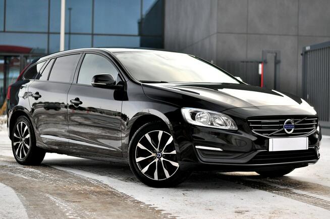 Volvo V60 Black Edition LiFt Ledy Digital Radar Blisy Navi Kamera Skóra Full