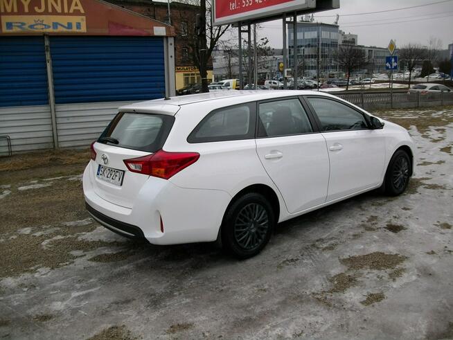 Toyota Auris 1.4/ 90 KM/bardzo dobry stan techniczny