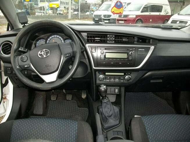 Toyota Auris 1.4/ 90 KM/bardzo dobry stan techniczny