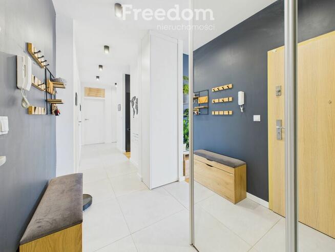 Apartament 94 m2, 4 pokoje, taras, 2 garaże