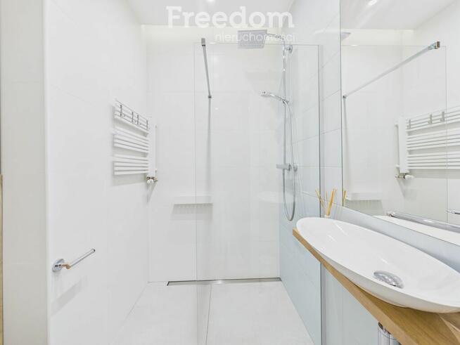 Apartament 94 m2, 4 pokoje, taras, 2 garaże