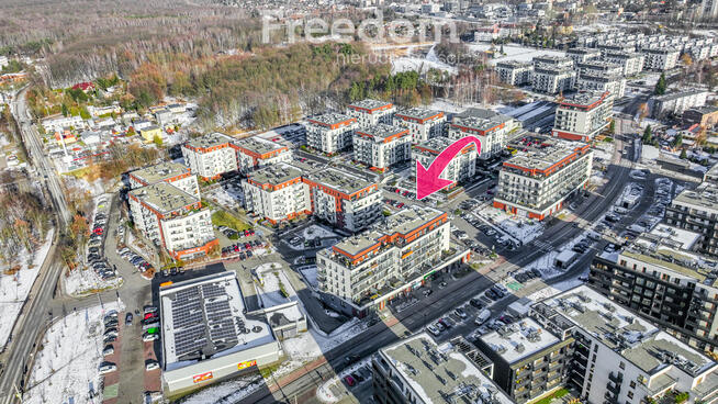 Apartament 94 m2, 4 pokoje, taras, 2 garaże