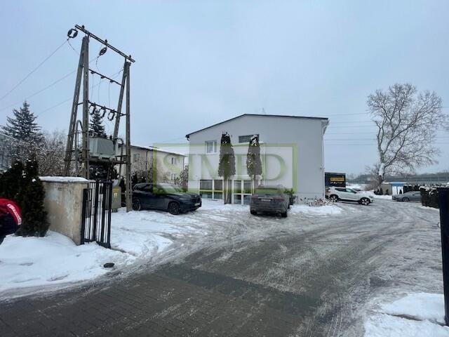 Okolice Auchan,przy trasie nr 7 wjazd do Łomianek