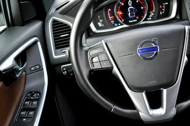 Volvo XC 60 2,0 190KM D4 Lift Led Xenon Automat Navi Skóra Parktronik