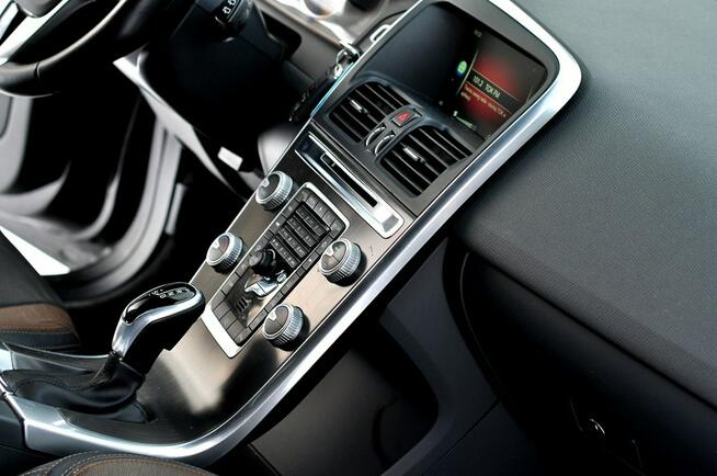 Volvo XC 60 2,0 190KM D4 Lift Led Xenon Automat Navi Skóra Parktronik