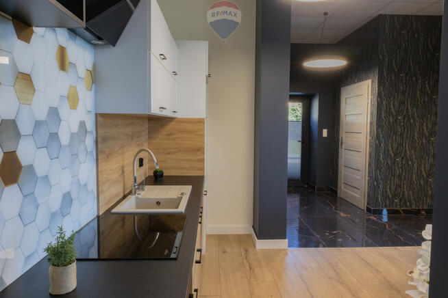 Budynek usługowo- handlowo-turystyczny