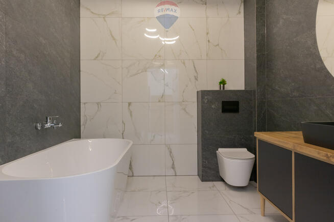 Budynek usługowo- handlowo-turystyczny