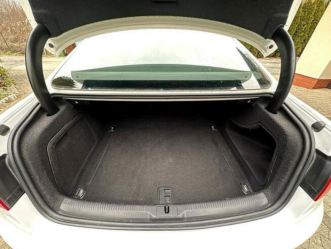 Audi A5 2.0TFSI 180KM Biała Bardzo Ładna S-Line Zarejestrowana