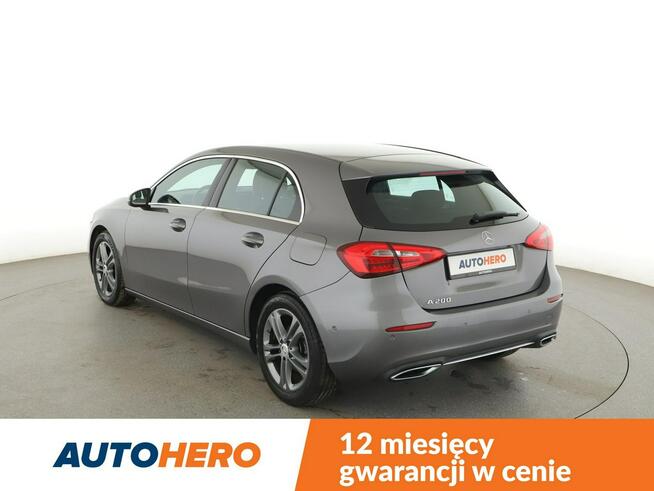 Mercedes A 200 automat półskóra navi klima auto grzane fotele kamera i czujniki parko