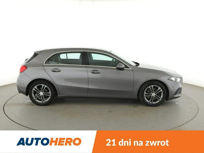 Mercedes A 200 automat półskóra navi klima auto grzane fotele kamera i czujniki parko