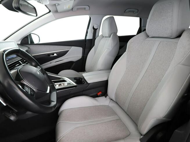Peugeot 5008 automat jasna tapicerka półskóry virtual cocpit navi klima auto