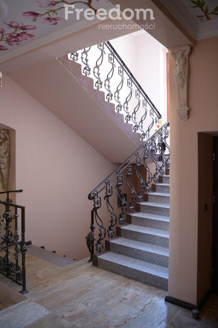 Jedna historia, dwa budynki, tysiąc możliwości