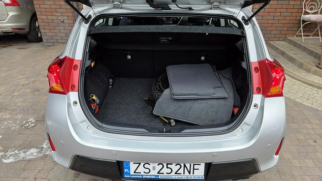 Toyota Auris 1.6 132 KM + GAZ , PREMIUM,+ pakiety ,Salon PL,Serwis ASO, stan bdb