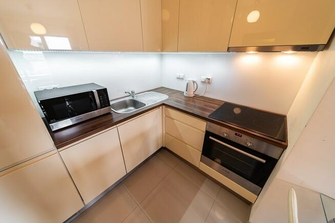 Wynajmę 2 pokoje z balkonem, Cybernetyki 3B