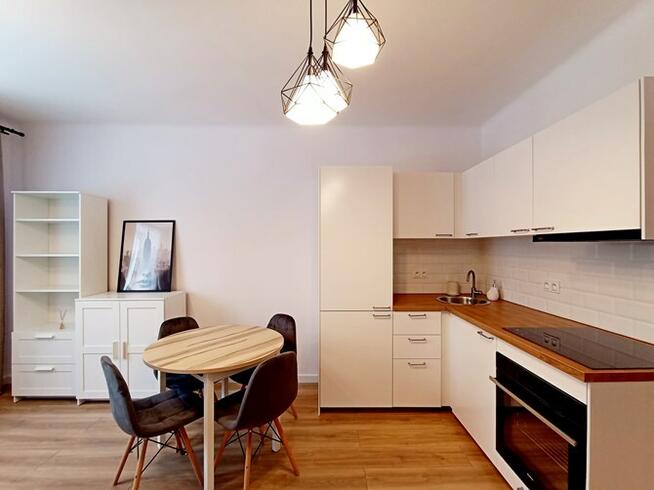 2 pokoje z balkonem i komórką- Dąbrowskiego 81