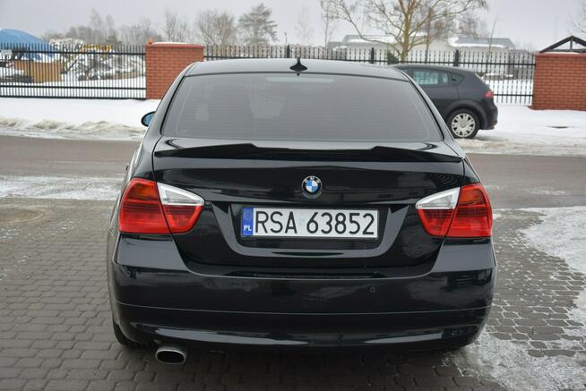 BMW 318 2.0B 2008r/ Navi/ Nowe Opony/ Zadbany