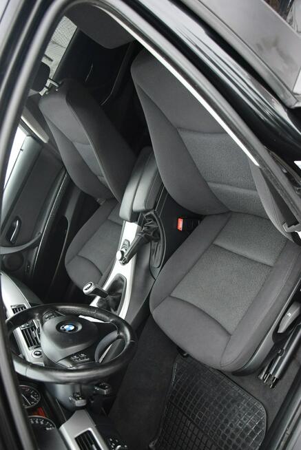 BMW 318 2.0B 2008r/ Navi/ Nowe Opony/ Zadbany