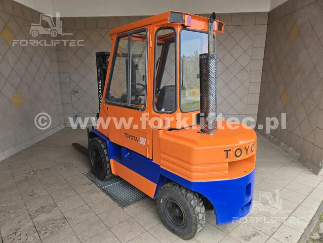 Wózek widłowy TOYOTA 5FD30 wolny skok TOYOTA 5FDF30 Linde