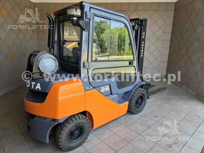 Wózek Widłowy TOYOTA 8FG25 , Kabina wolny skok TOYOTA 8FGF25