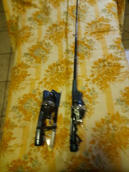 SPRZEDAM 2 WĘDKI PODLODOWE.