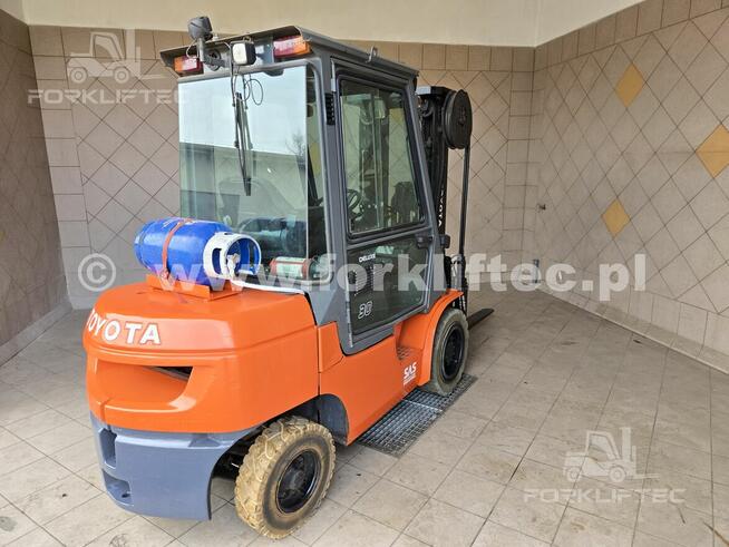 Wózek widłowy TOYOTA 7FGF30 kabina , TRIPLEX 7FG30 Linde