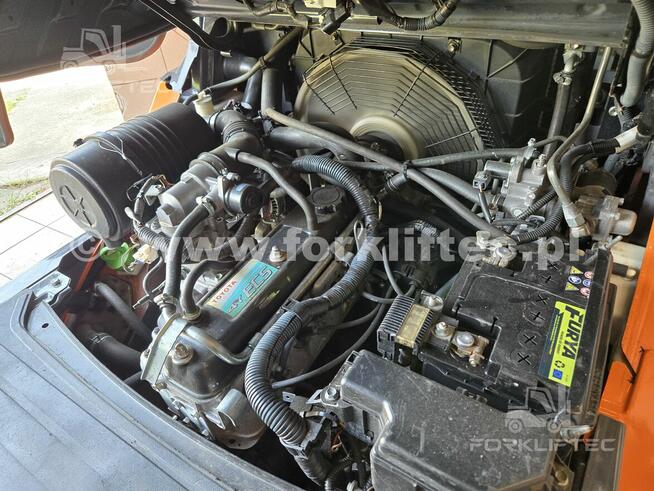Wózek Widłowy TOYOTA 8FG25 , Kabina wolny skok TOYOTA 8FGF25