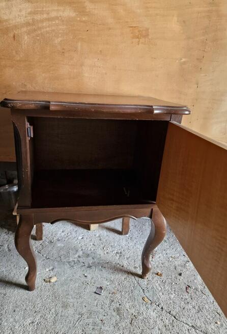 Stylowa drewniana komoda i szafka nocna