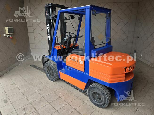 Wózek widłowy TOYOTA 5FD30 Pozycjoner TOYOTA 5FDF30 Linde