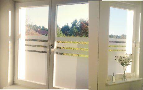 Oklejanie folią witryn sklepowych okien itd.