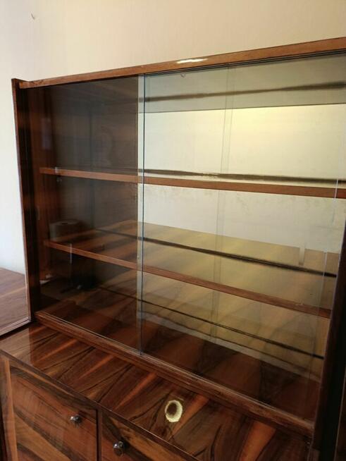 Piękna witryna w starym stylu.