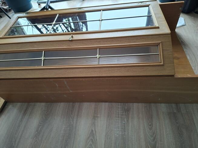 Witryna z przeszklonymi drzwiami DARMO