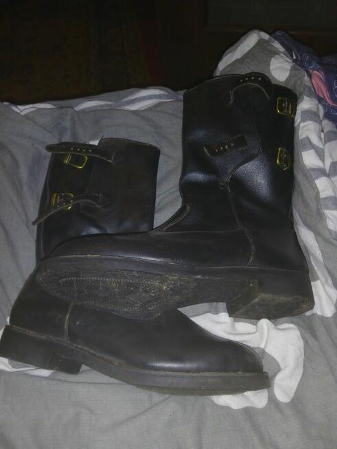 Sprzedam oficerki z czasów PRL policyjne