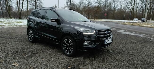 Ford Kuga Wersja ST LINE.