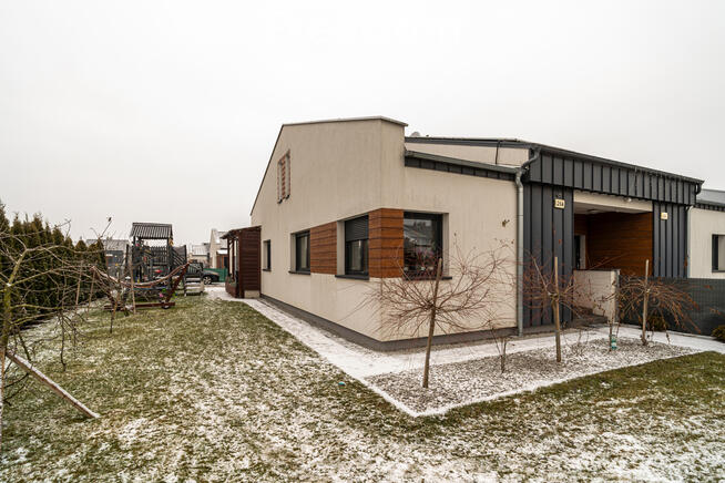 Skrajny bliźniak z ogrodem Siekierki