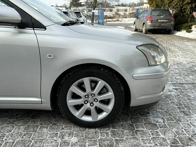 Toyota Avensis Rezerwacja