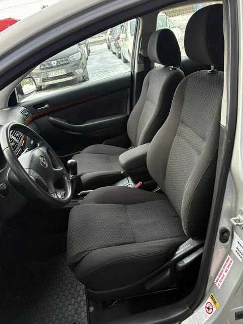 Toyota Avensis Rezerwacja