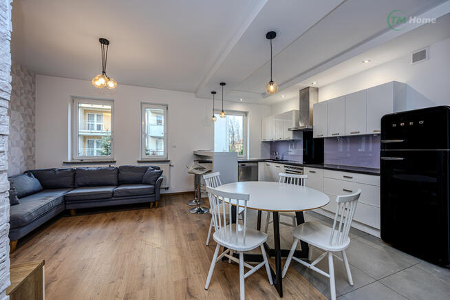 Trzy pokoje na kameralnym osiedlu, Ochota.