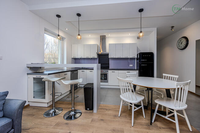 Trzy pokoje na kameralnym osiedlu, Ochota.