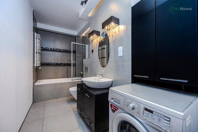 Trzy pokoje na kameralnym osiedlu, Ochota.