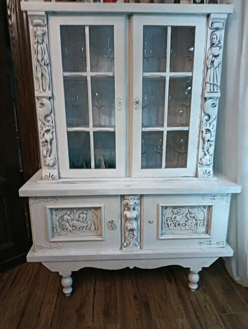 Piękny kredens retro