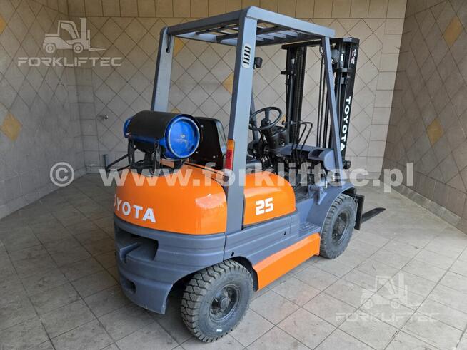 Wózek Widłowy TOYOTA 6FG25 Przesuw TOYOTA 6FGF25 Linde