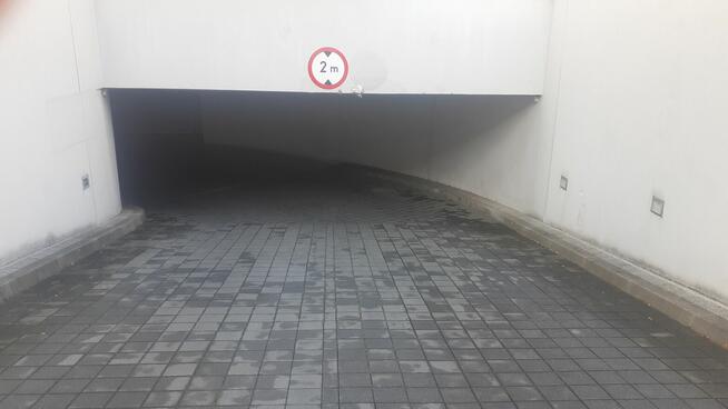 Miejsce postojowe w garażu podziemnym ul.Stanczyka