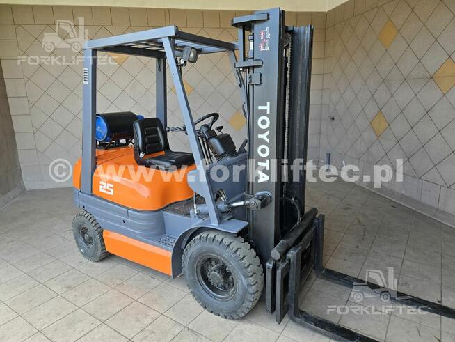 Wózek Widłowy TOYOTA 6FG25 Przesuw TOYOTA 6FGF25 Linde