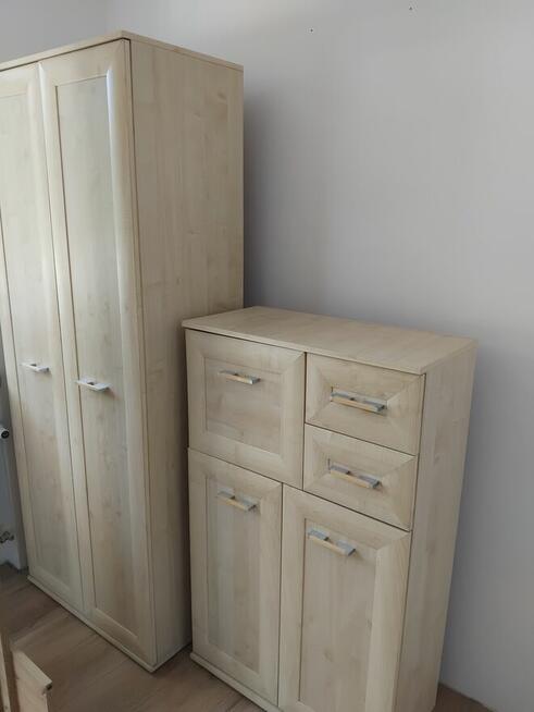 Zestaw mebli do pokoju.Jasny klon.Stan bardzo dobry.