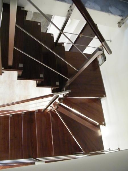 Schody metalowe, nierdzewne, na konstrukcji