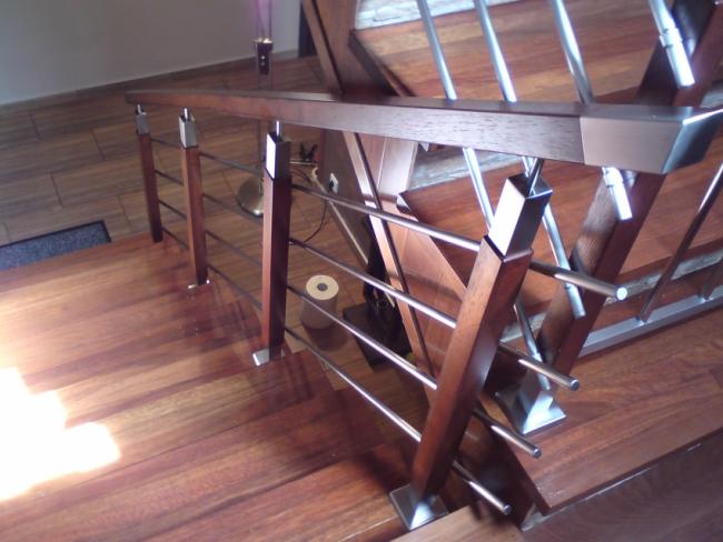 schody balustrady chromoniklowe barierki kręte