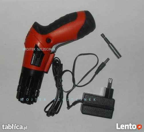 Wkrętak akumulatorowy z obrotowym uchwytam