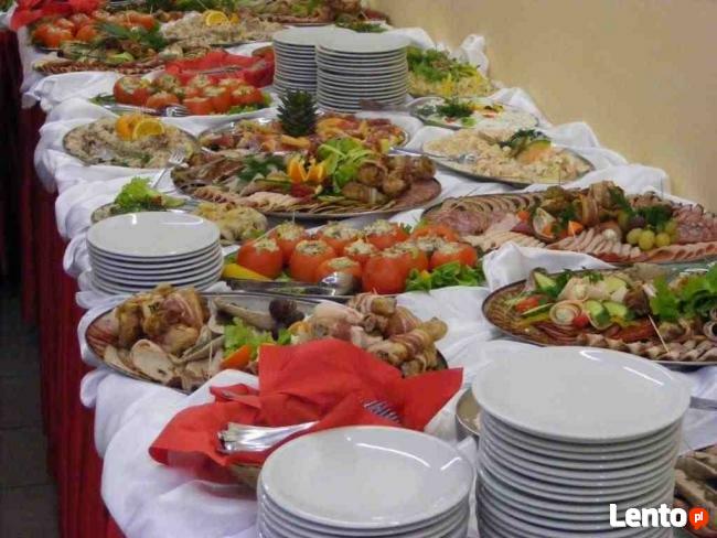 Ślub, weselne przyjęcie w domu