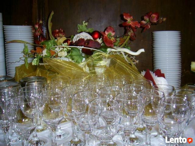 Ślub, weselne przyjęcie w domu