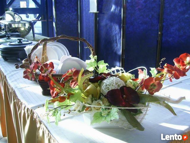 Ślub, weselne przyjęcie w domu